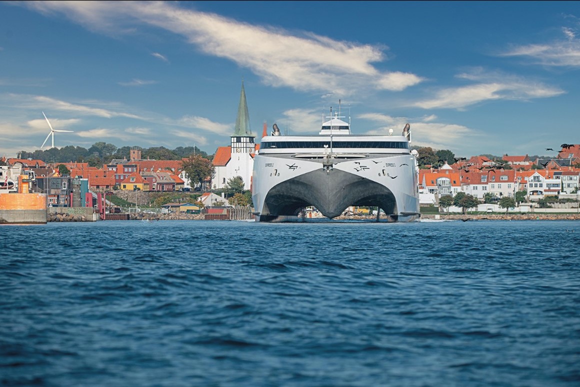 Nu kan du sejle med verdens hurtigste færge til Bornholm